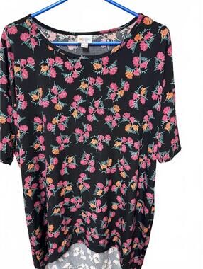 LuLaRoe Perfect Tee Floral Short Sleeve Top Black Pink Small